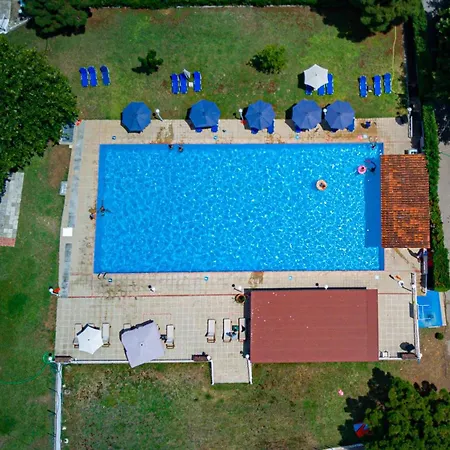 Tsamadanis & Friends Family Hotel