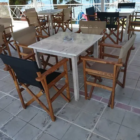 Tsamadanis & Friends Family Hotel Karavómilos