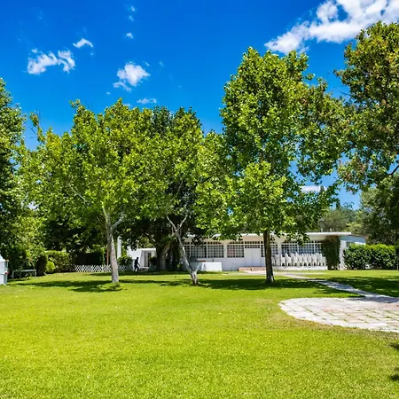 Tsamadanis & Friends Family Hotel