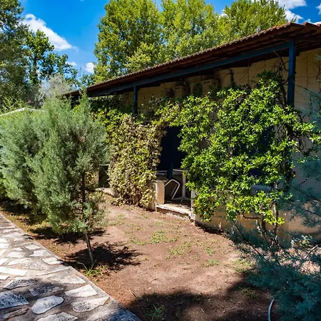 Tsamadanis & Friends Family Hotel