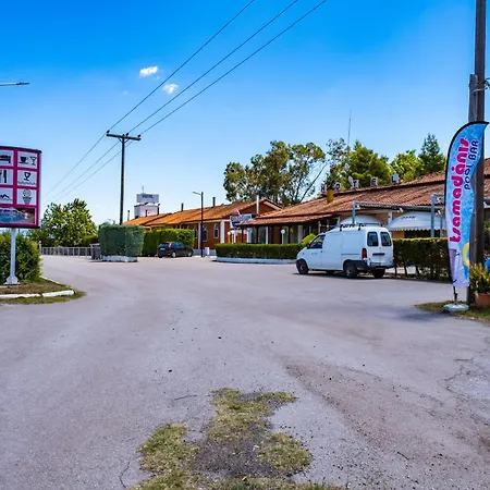 Tsamadanis & Friends Family 2*