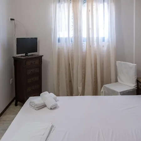 Tsamadanis & Friends Family 2*