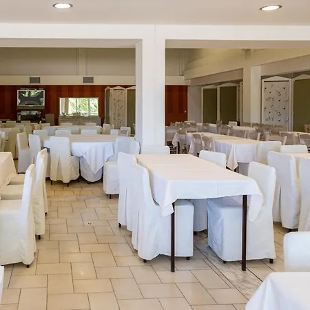Tsamadanis & Friends Family Hotel Karavómilos