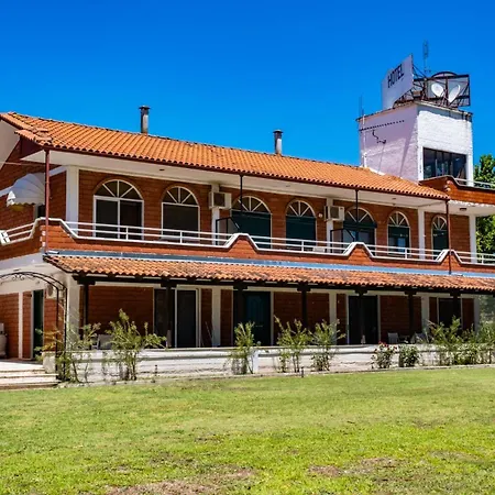 Tsamadanis & Friends Family Hotel 2*