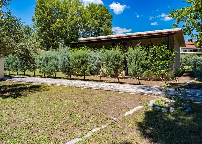 Tsamadanis & Friends Family 2*