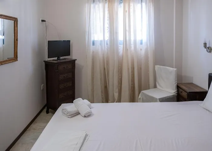 Tsamadanis & Friends Family 2*