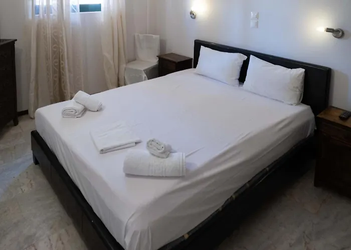 Tsamadanis & Friends Family